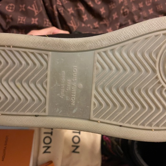 Louis Vuitton CALFSKIN RIVOLI HIGH TOP SNEAKERS - Picture 5 of 11